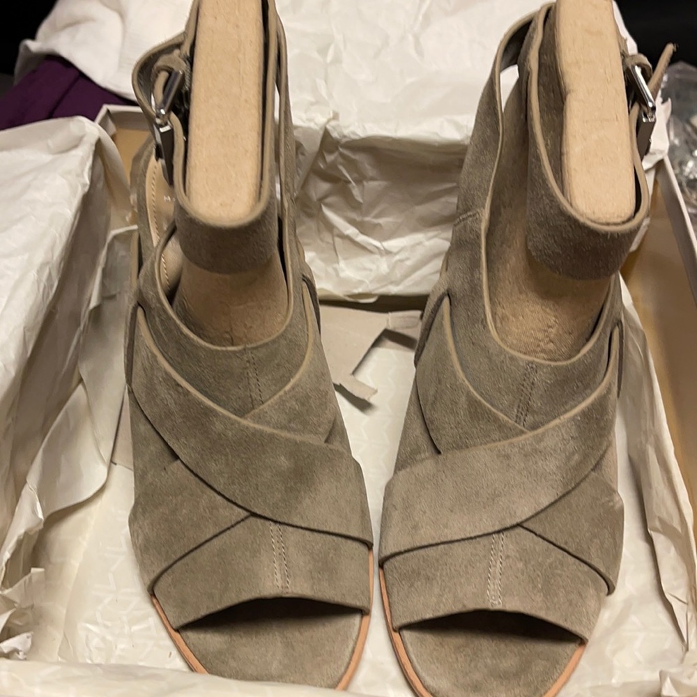 Woman’s shoe